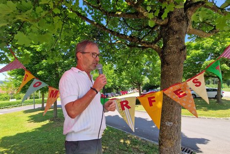Dir. Horst Konrad bei Begrüßung Sommerfest