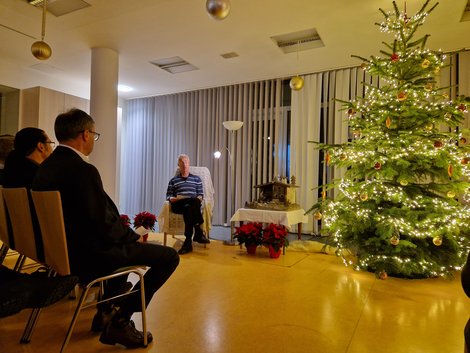 Thomas Hintersteiner liest Weihnachtsgeschichte