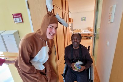 Osterhase und Bewohner