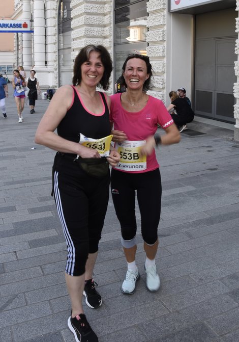 2 LPBZ-Mitarbeiterinnen beim Linz-Marathon