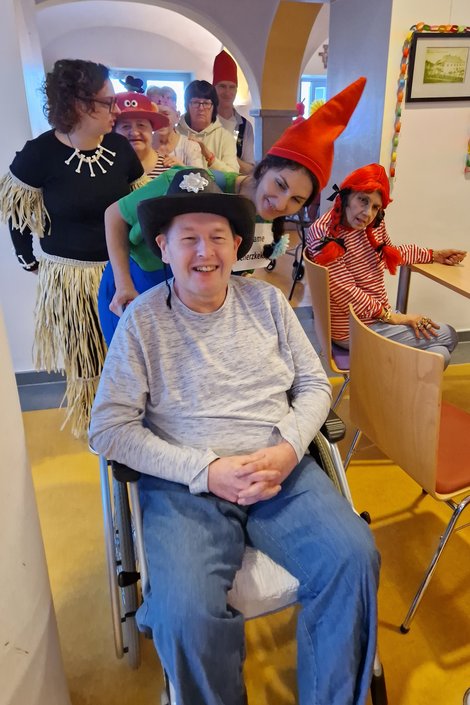 Maskierte tanzen Polonaise