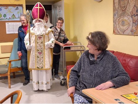 Nikolaus kommt ins Wohnzimmer
