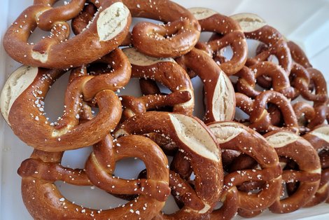 Viele Bierbrezel