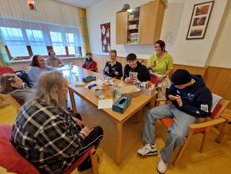 gemeinsames Basteln im WB3