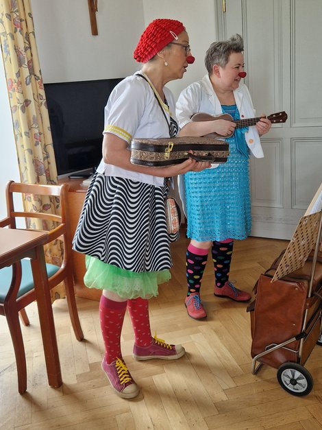 2 CliniClowns mit Ukulele