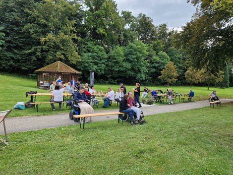 Zuseher beim Fußballturnier