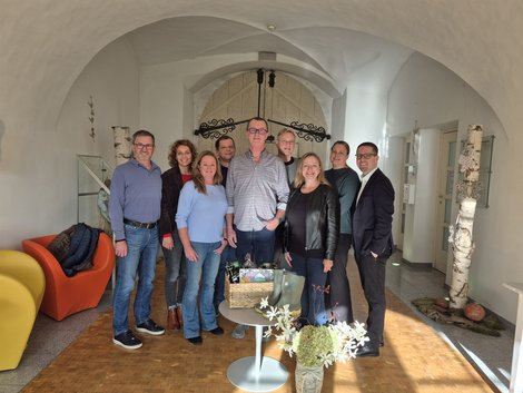 Gruppenfoto mit Michael Koller, DirektorInnen und PD 