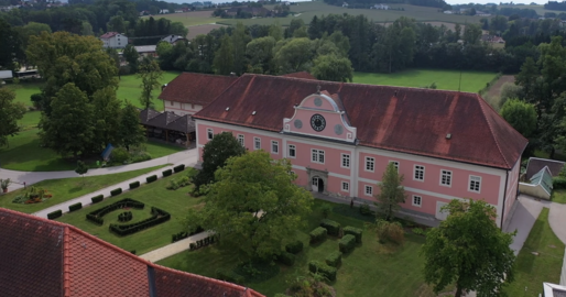 Schloss Gschwendt aus der Vogelperspektive