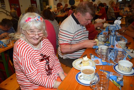 BewohnerInnen in Christkindl bei Kaffeejause