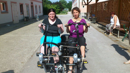 Radfahren mit einem zweisitzigen Spezialrad